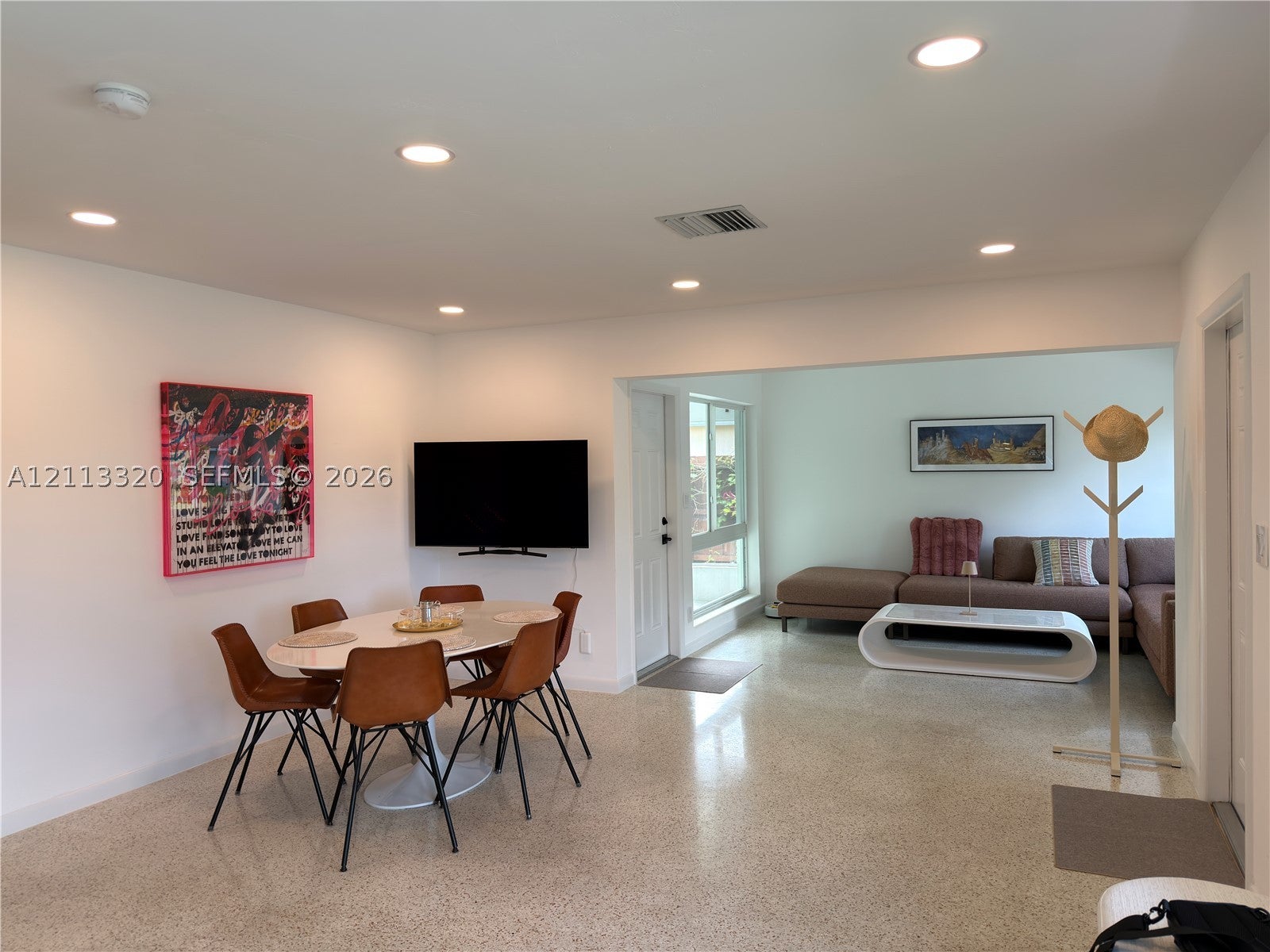 712 NE 25th Ave