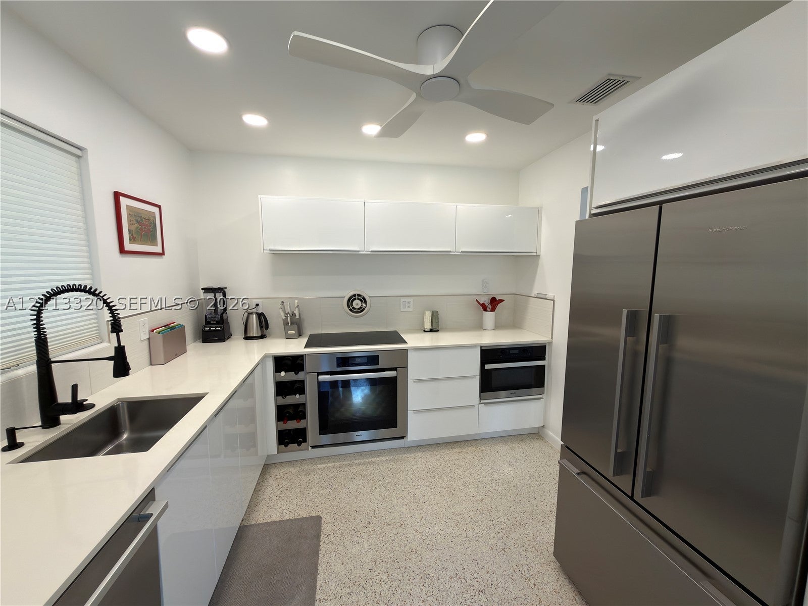 712 NE 25th Ave