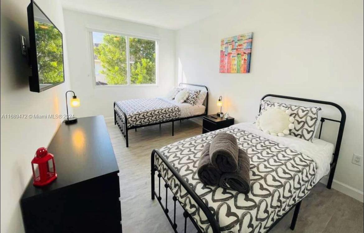 VITRAN AT NARANJA ESTATES - Residential Lease