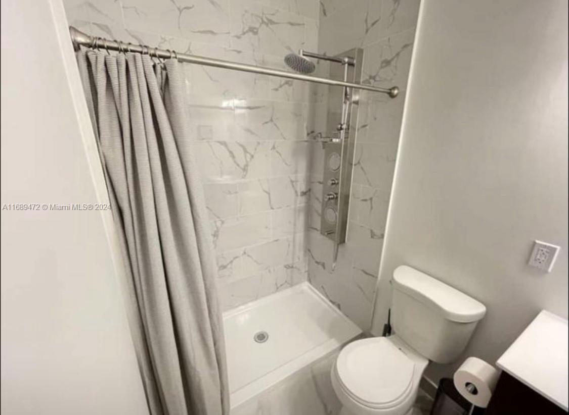 VITRAN AT NARANJA ESTATES - Residential Lease