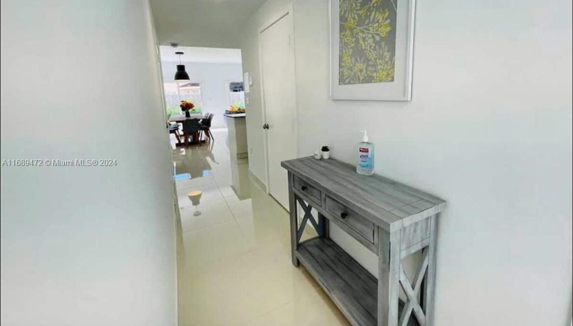 VITRAN AT NARANJA ESTATES - Residential Lease