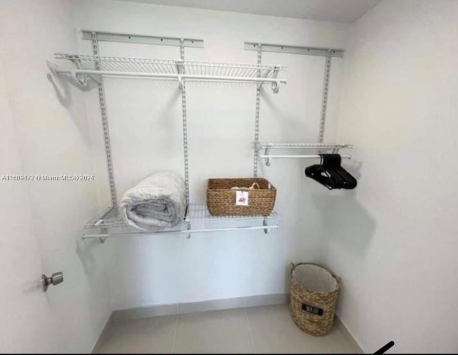 VITRAN AT NARANJA ESTATES - Residential Lease