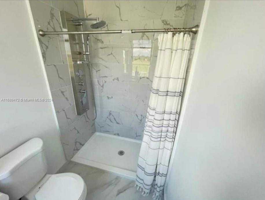 VITRAN AT NARANJA ESTATES - Residential Lease