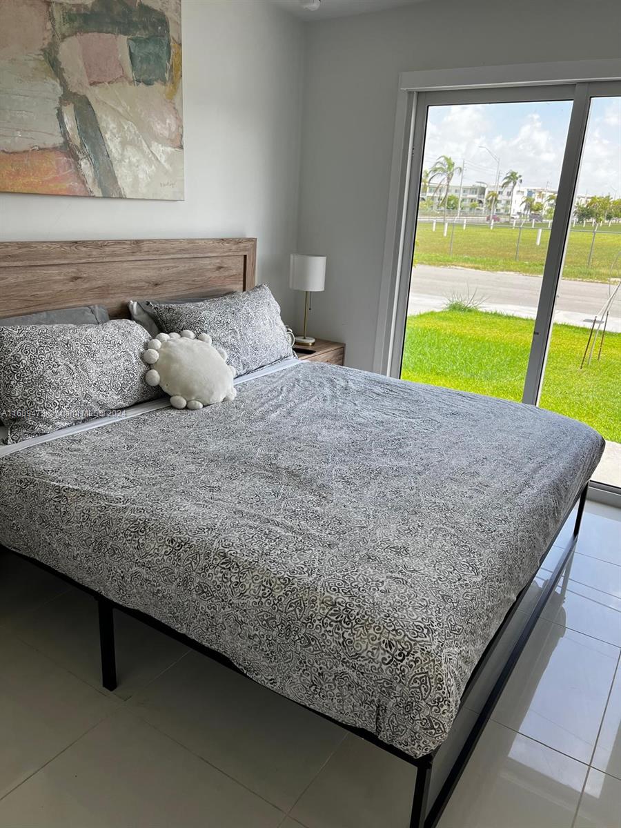 VITRAN AT NARANJA ESTATES - Residential Lease