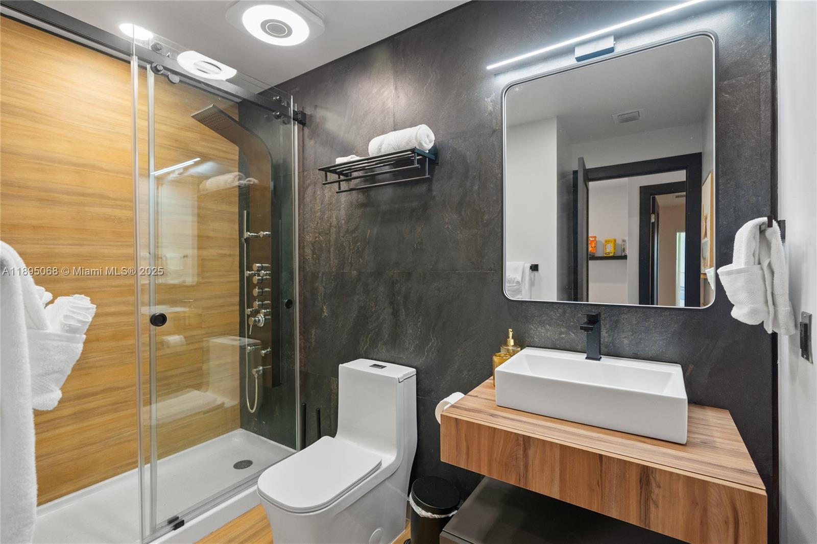 JACARANDA LAKES SECTION T - Residential