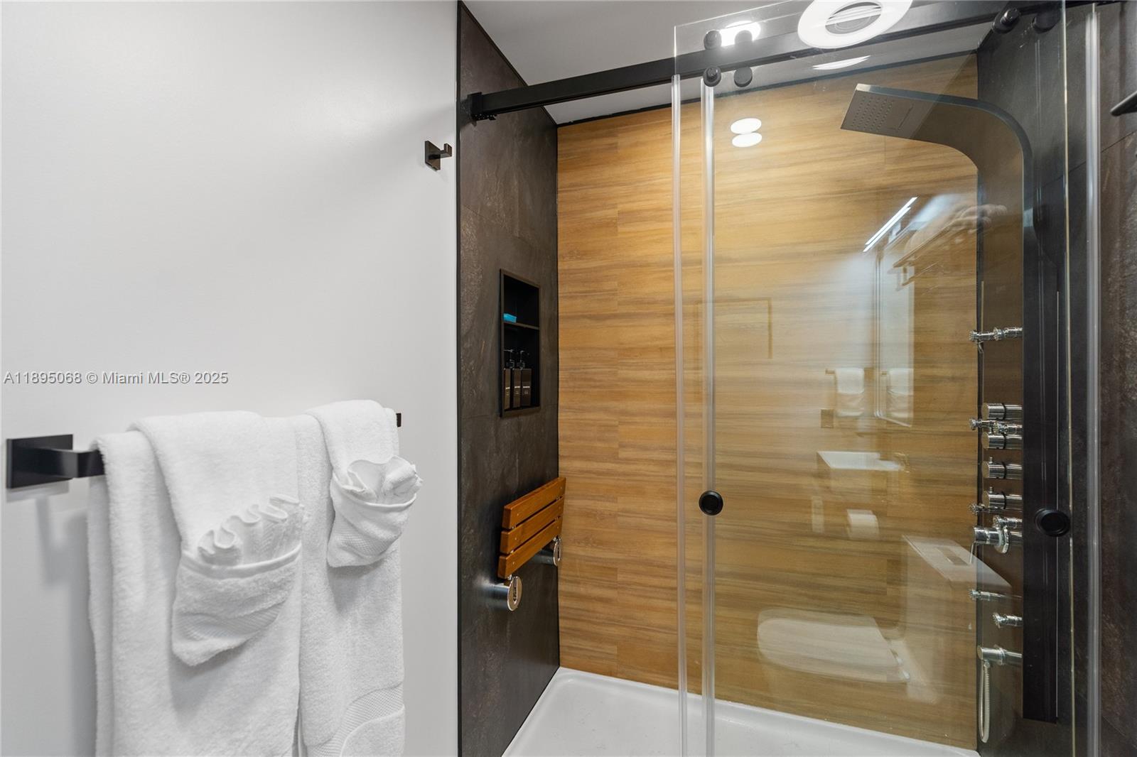 JACARANDA LAKES SECTION T - Residential