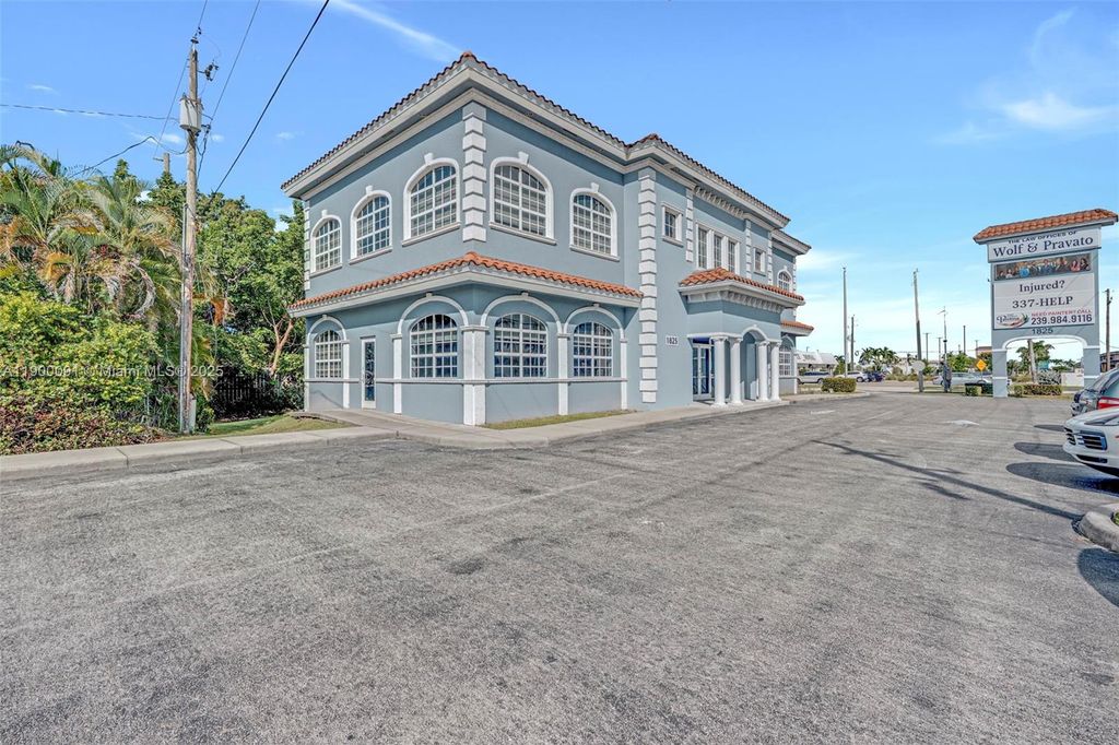 Photo of 1825 Colonial Blvd, Fort Myers, FL 33907 (MLS # A11900091)