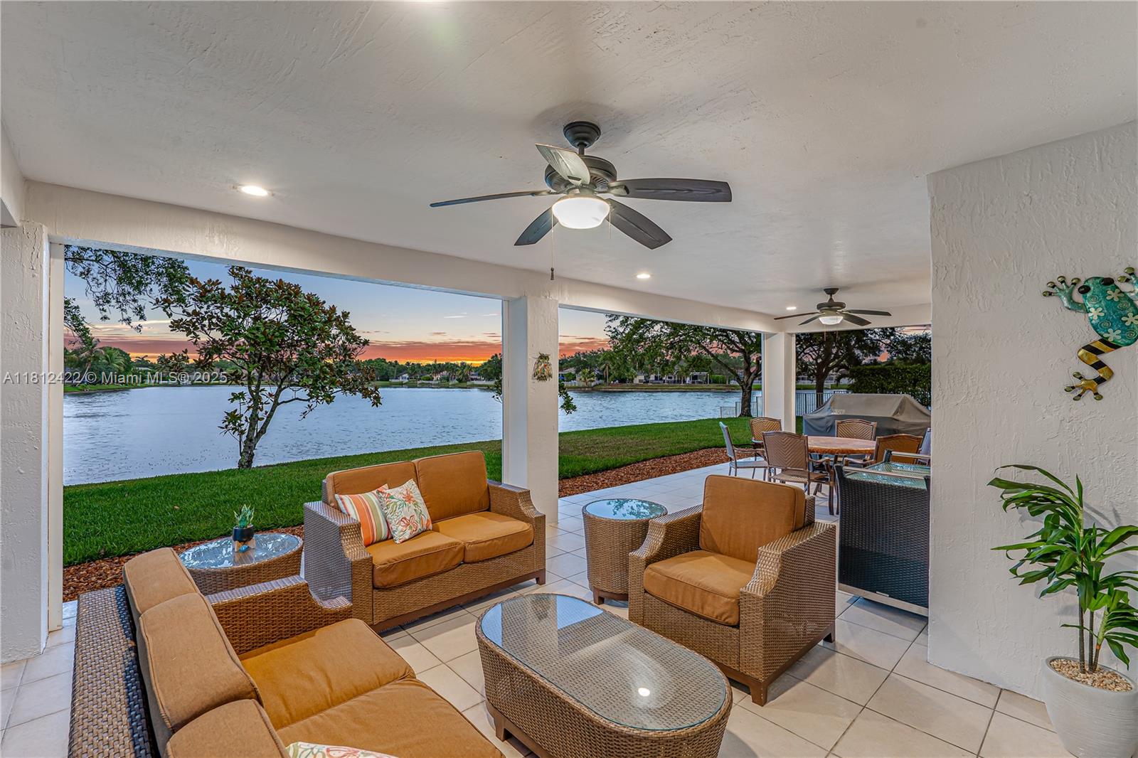 12655 NW 18th Mnr, Pembroke Pines, FL, 33028/$1,050,000 2 12655 NW 18th Mnr