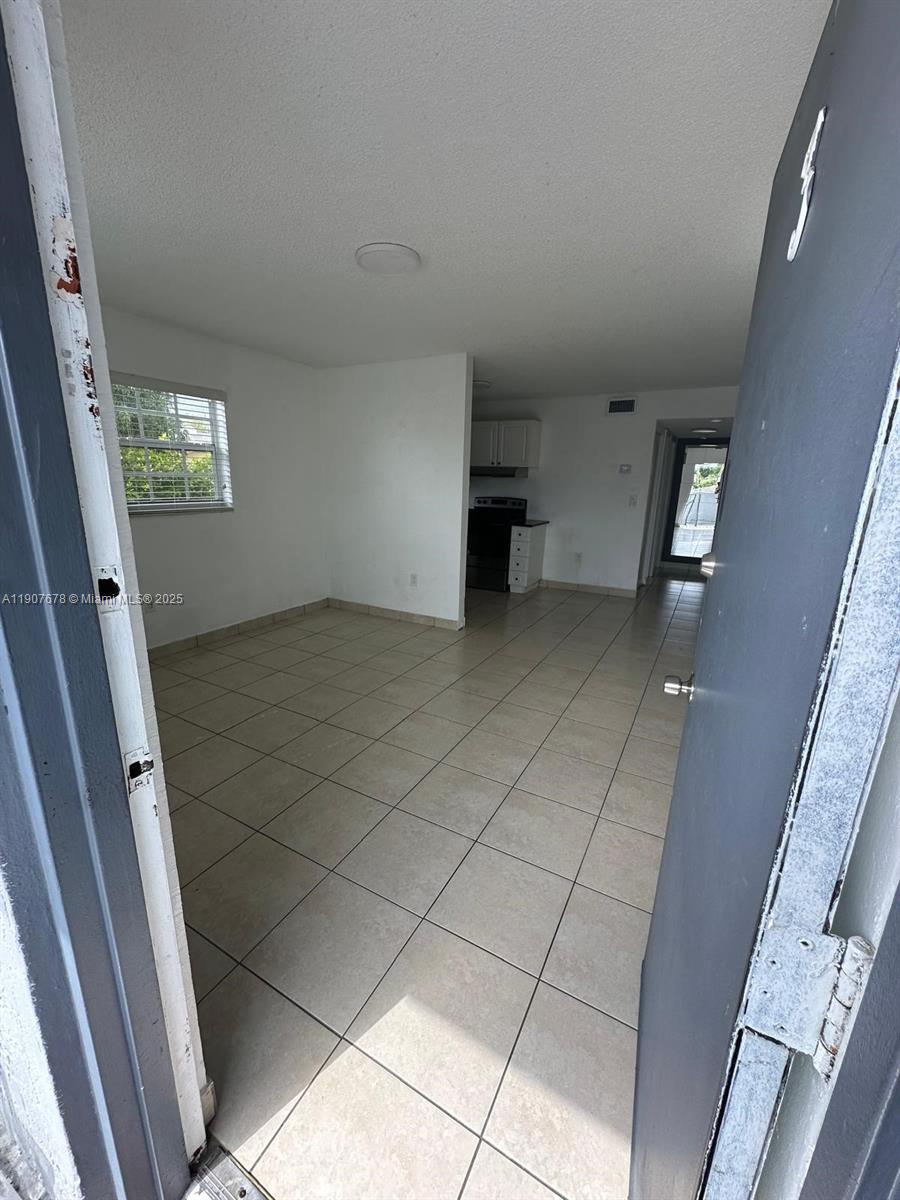HIALEAH 13TH ADDN AMD PL - Residential Lease