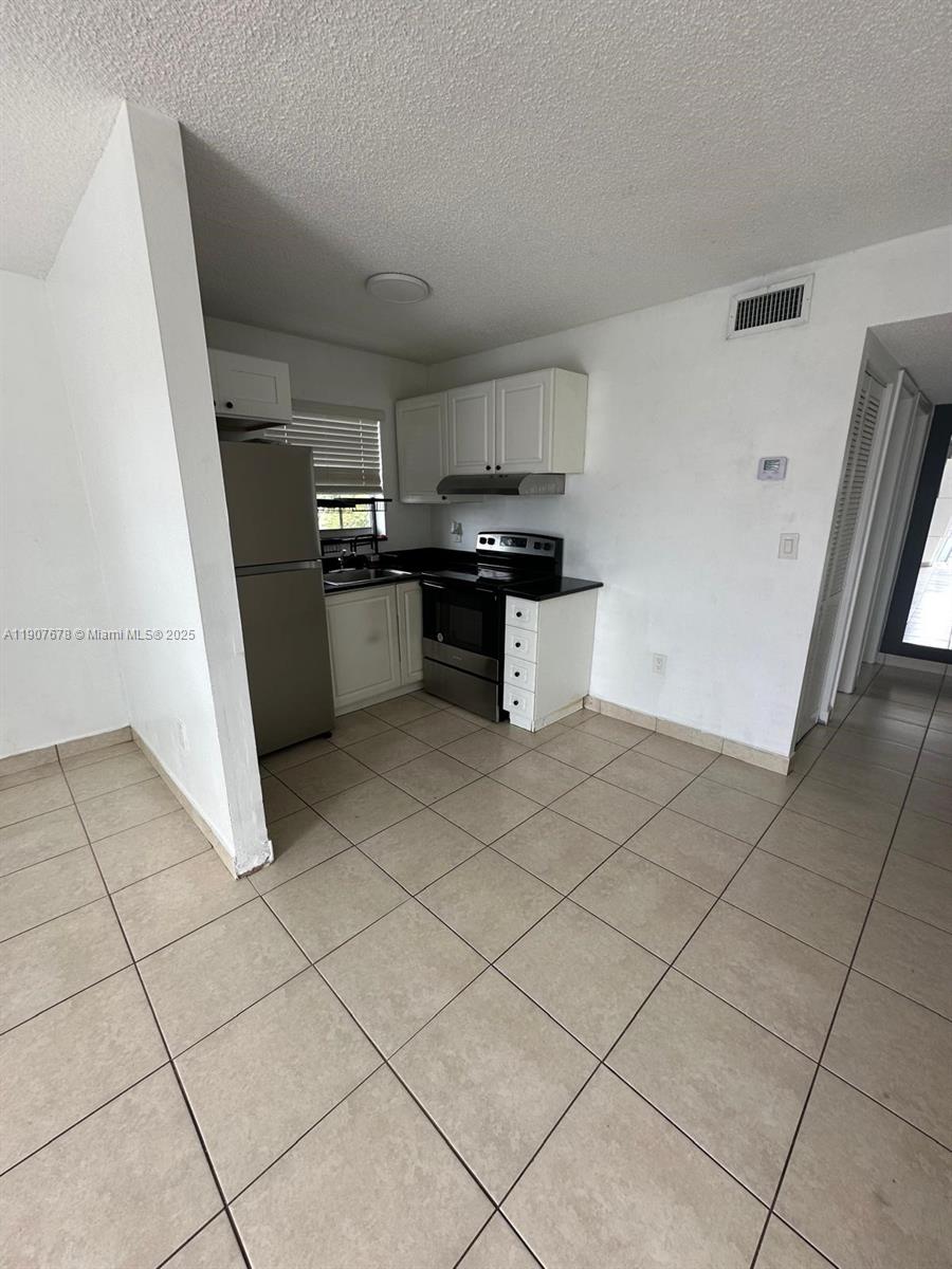 HIALEAH 13TH ADDN AMD PL - Residential Lease