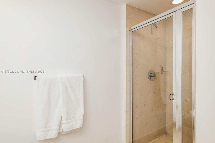 ICON BRICKELL CONDO NO 3 - Residential Lease