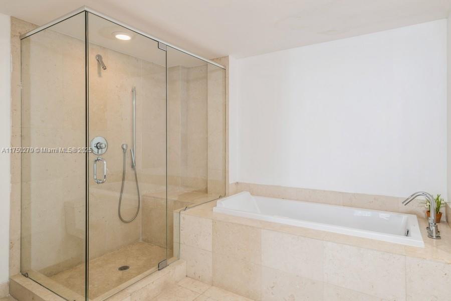 ICON BRICKELL CONDO NO 3 - Residential Lease