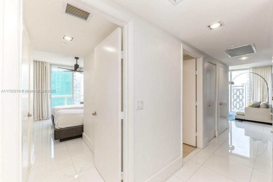 ICON BRICKELL CONDO NO 3 - Residential Lease