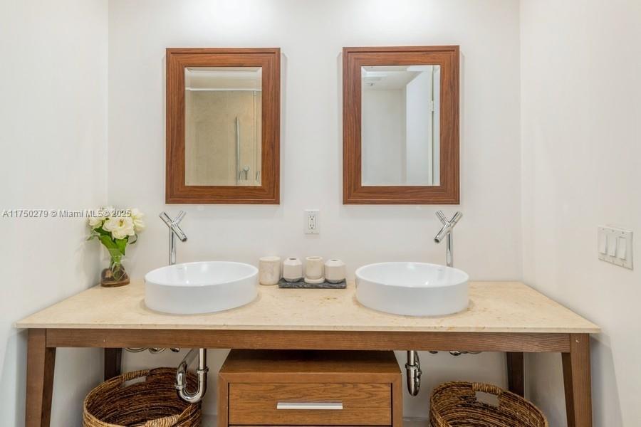 ICON BRICKELL CONDO NO 3 - Residential Lease