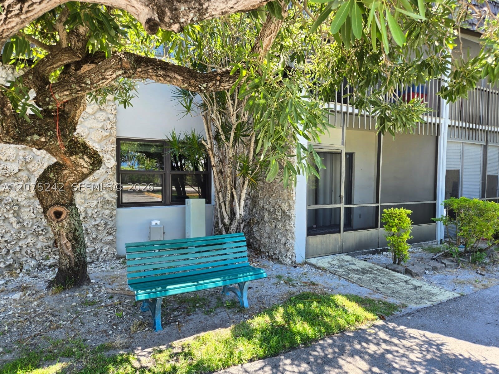 3105 Oakland Shores Dr J101