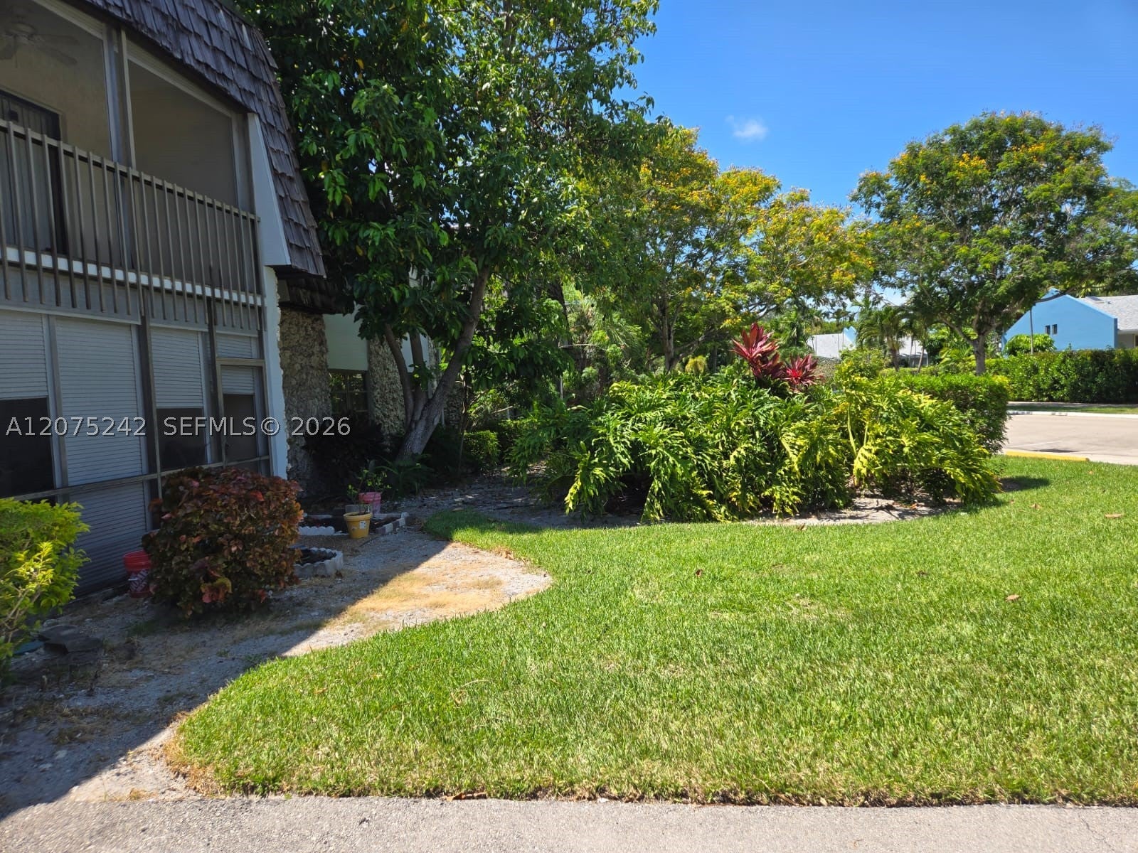 3105 Oakland Shores Dr J101