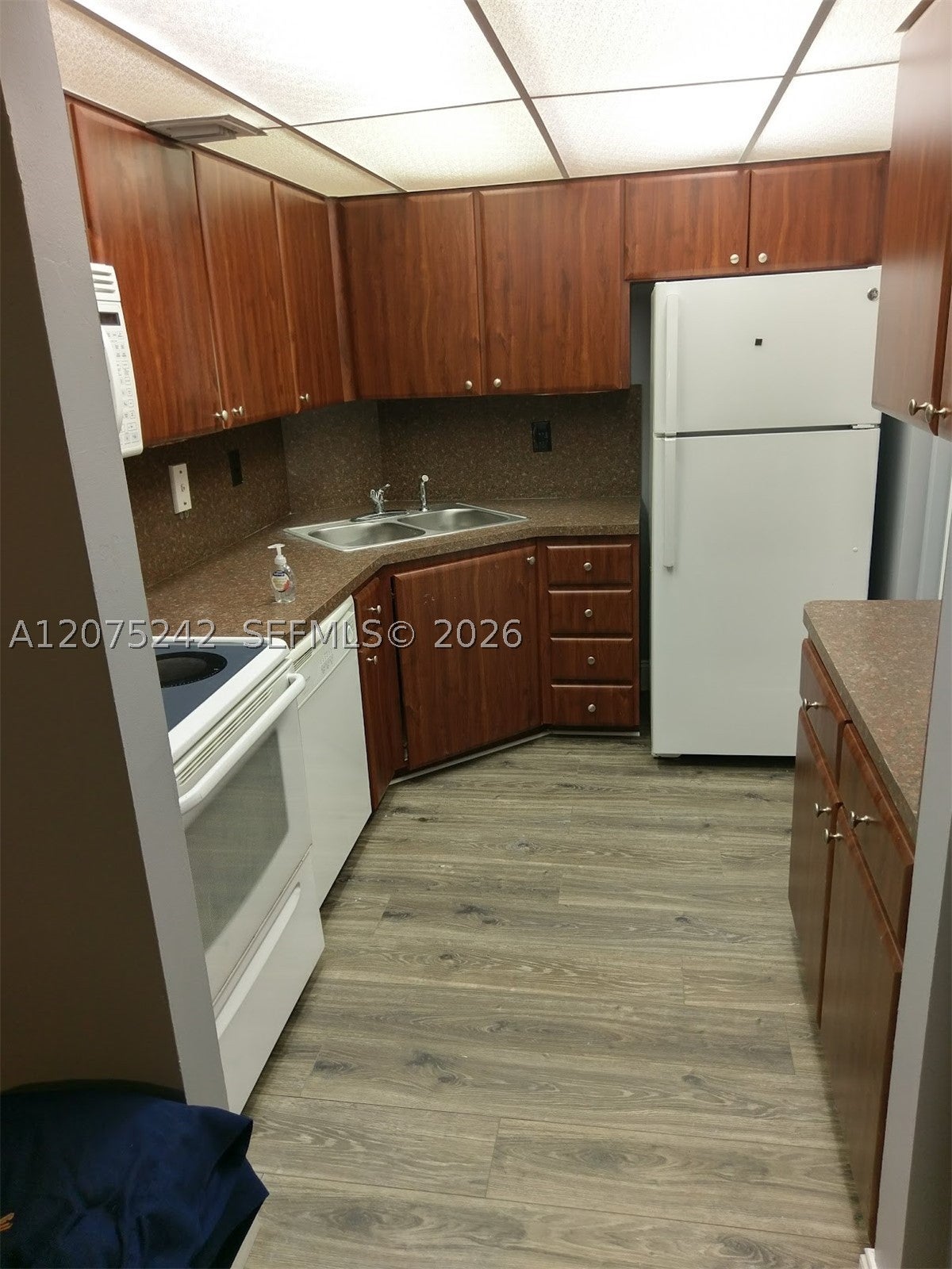 3105 Oakland Shores Dr J101