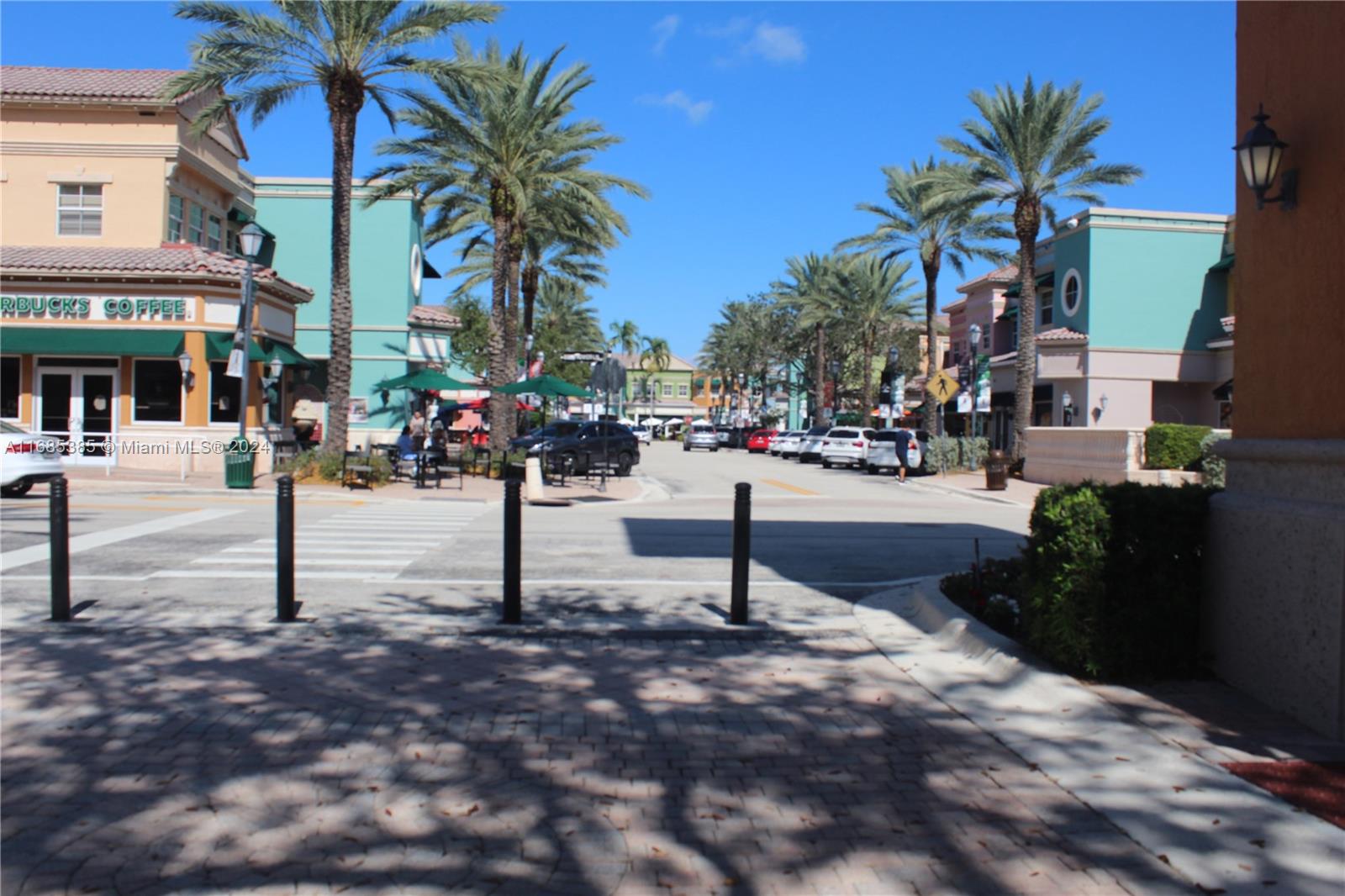 1825 Main St 8