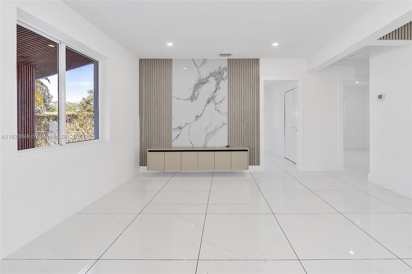 CORAL WAY CENTER AMD - Residential