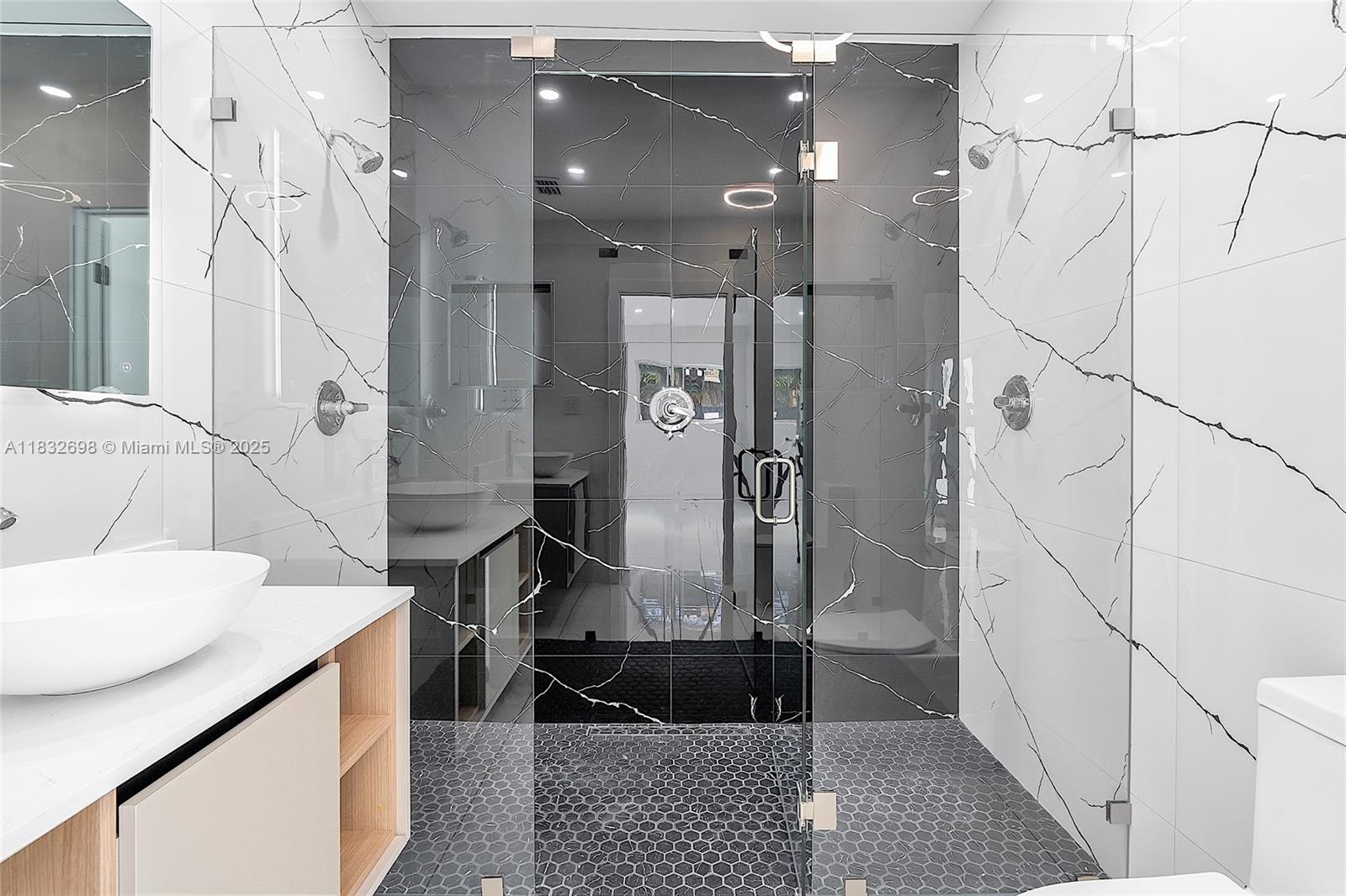 CORAL WAY CENTER AMD - Residential