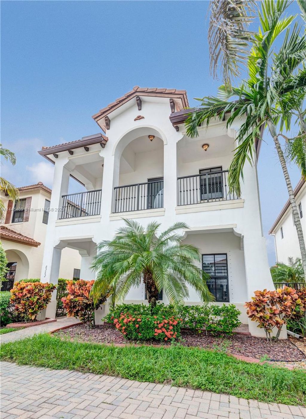 Photo of 8362 NW 39th Ct, Cooper City, FL 33024 (MLS # A11441409)