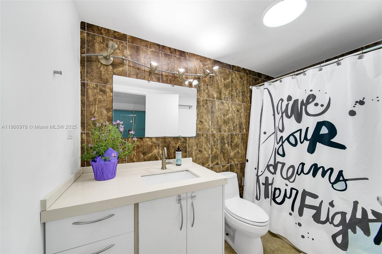 CORINTHIAN CONDO - Residential