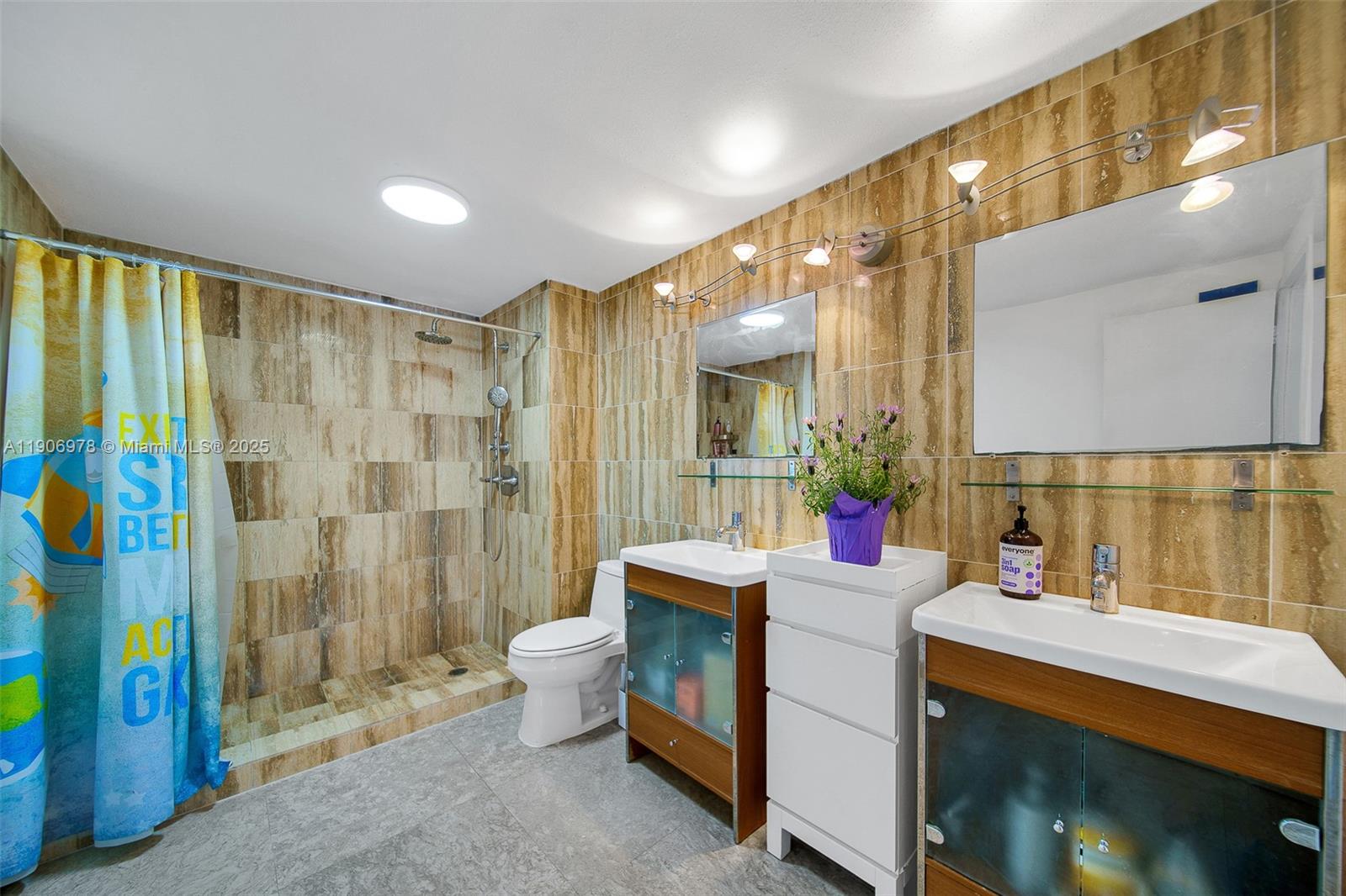 CORINTHIAN CONDO - Residential