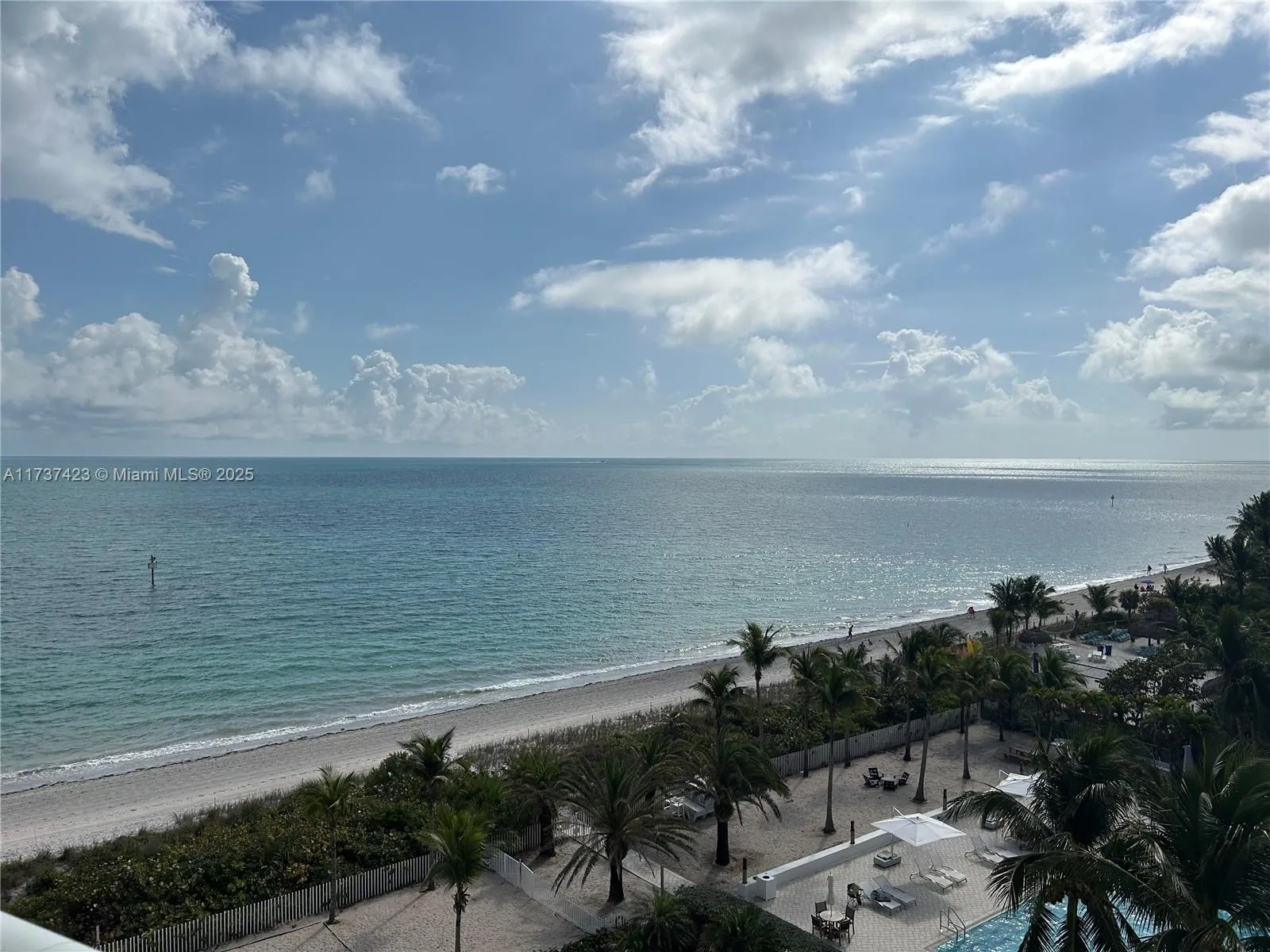Key Biscayne, Florida 33149, United States, 3 Bedrooms Bedrooms, ,3 BathroomsBathrooms,Residential,Pending,9688