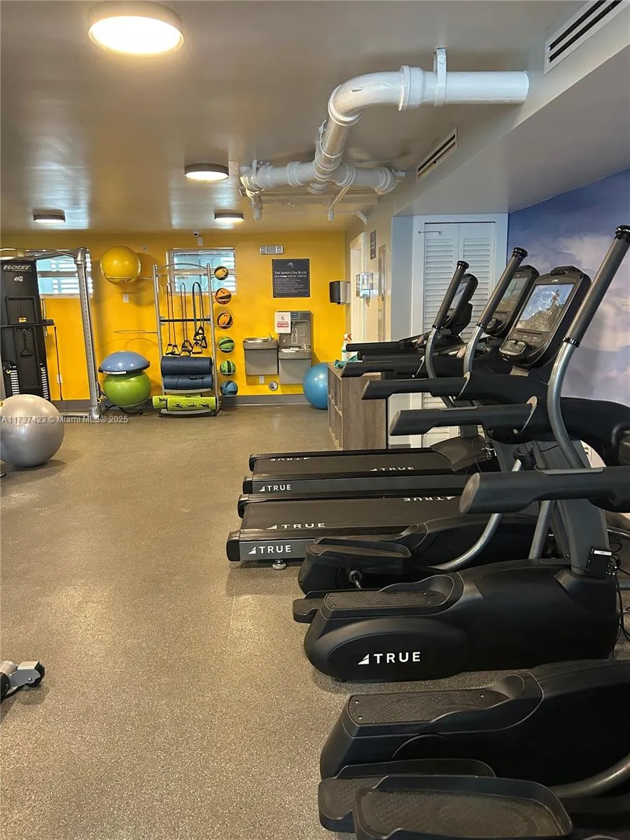 Key Biscayne, Florida 33149, United States, 3 Bedrooms Bedrooms, ,3 BathroomsBathrooms,Residential,Pending,9688