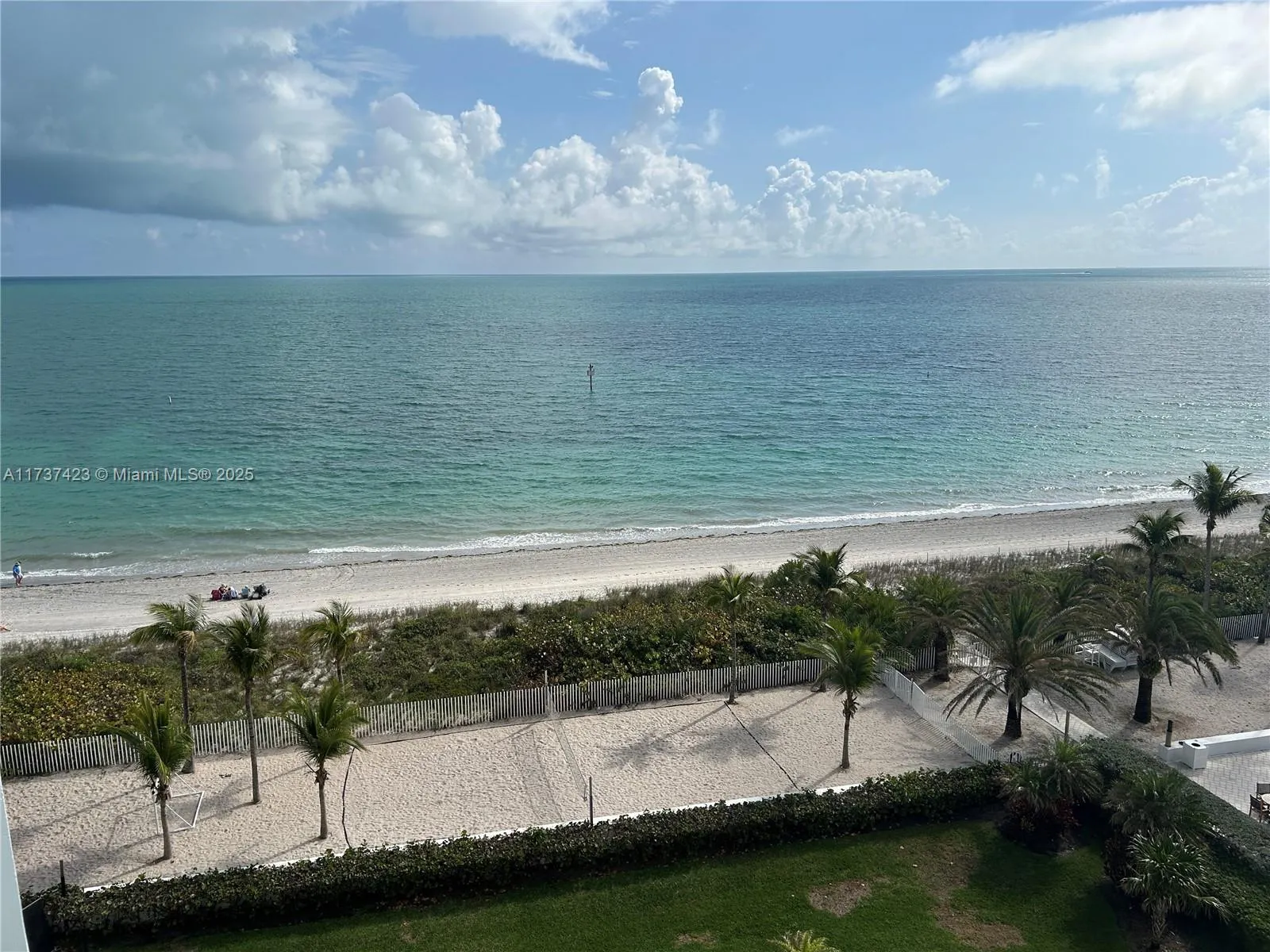 Key Biscayne, Florida 33149, United States, 3 Bedrooms Bedrooms, ,3 BathroomsBathrooms,Residential,Pending,9688