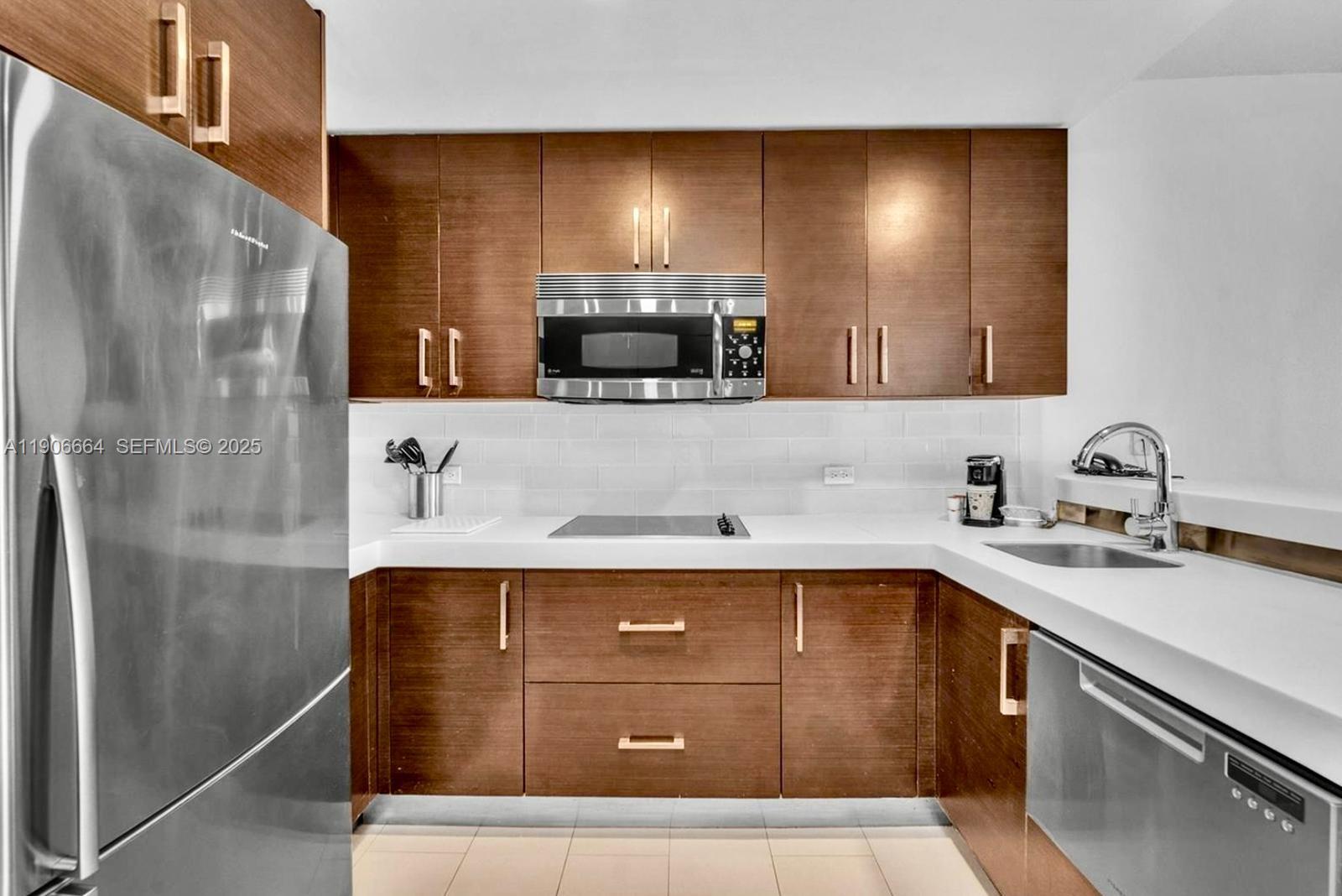 SOLE CONDO - Residential