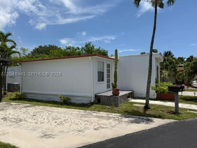 Photo of 5331 SW 35th St, Davie, FL 33314 (MLS # A12048441)