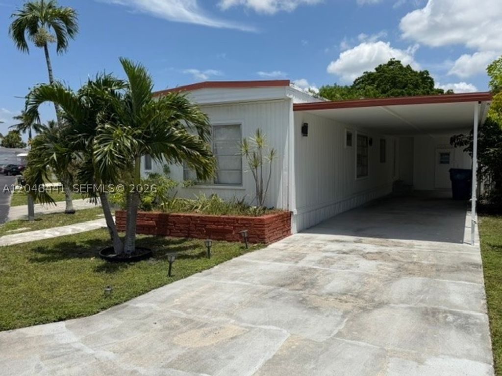 Photo of 5331 SW 35th St, Davie, FL 33314 (MLS # A12048441)