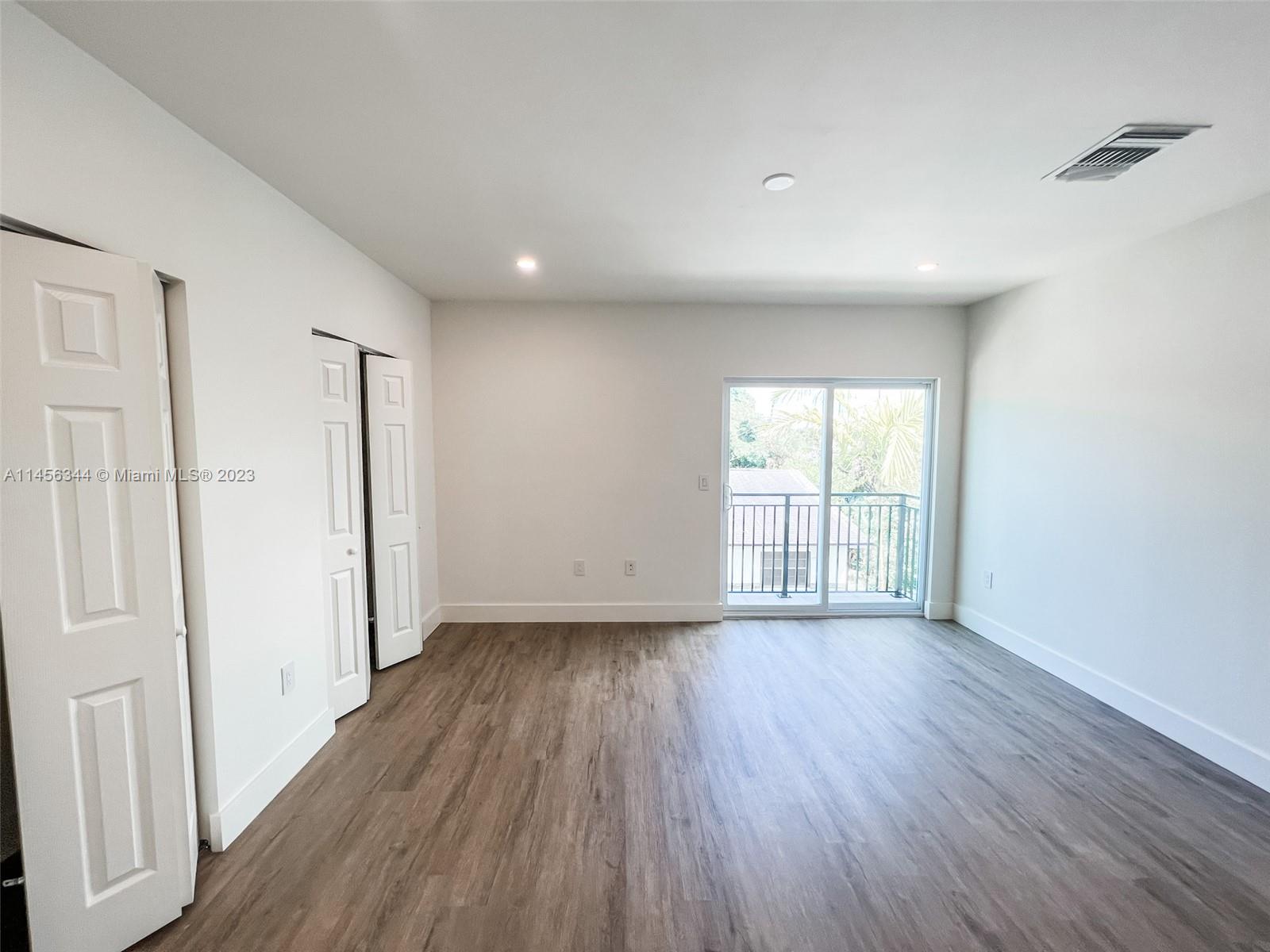 CASAVISTA TOWNHOMES - Residential