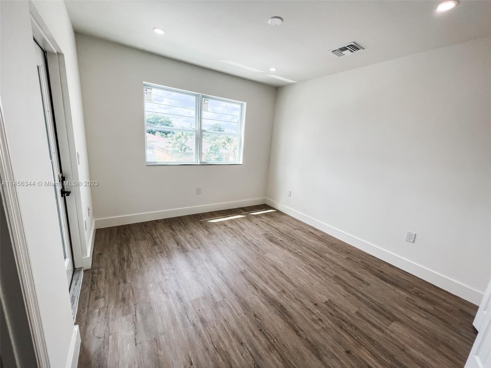 CASAVISTA TOWNHOMES - Residential