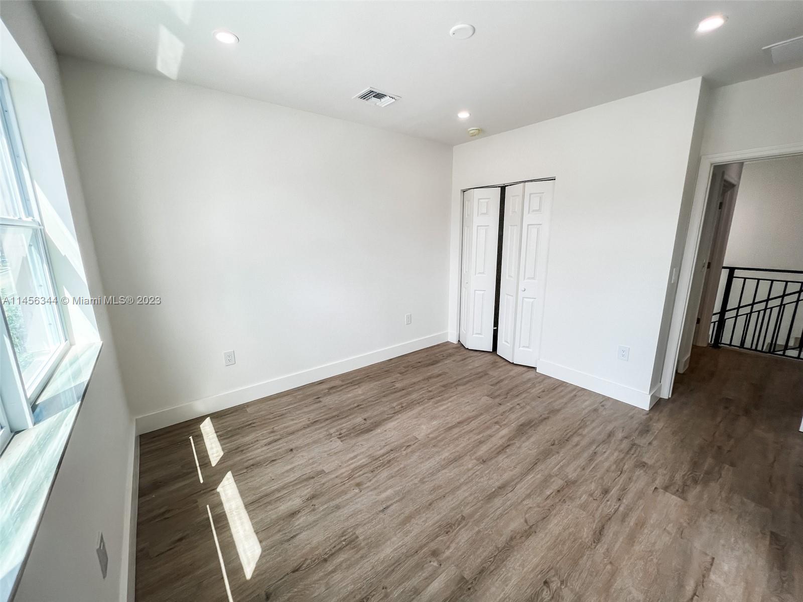CASAVISTA TOWNHOMES - Residential