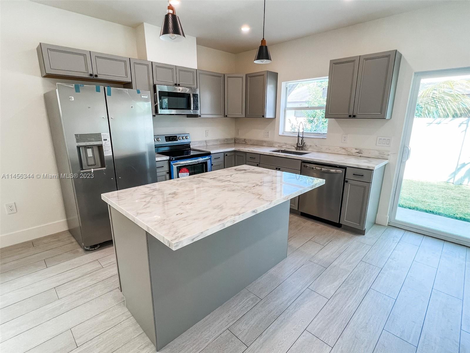 CASAVISTA TOWNHOMES - Residential