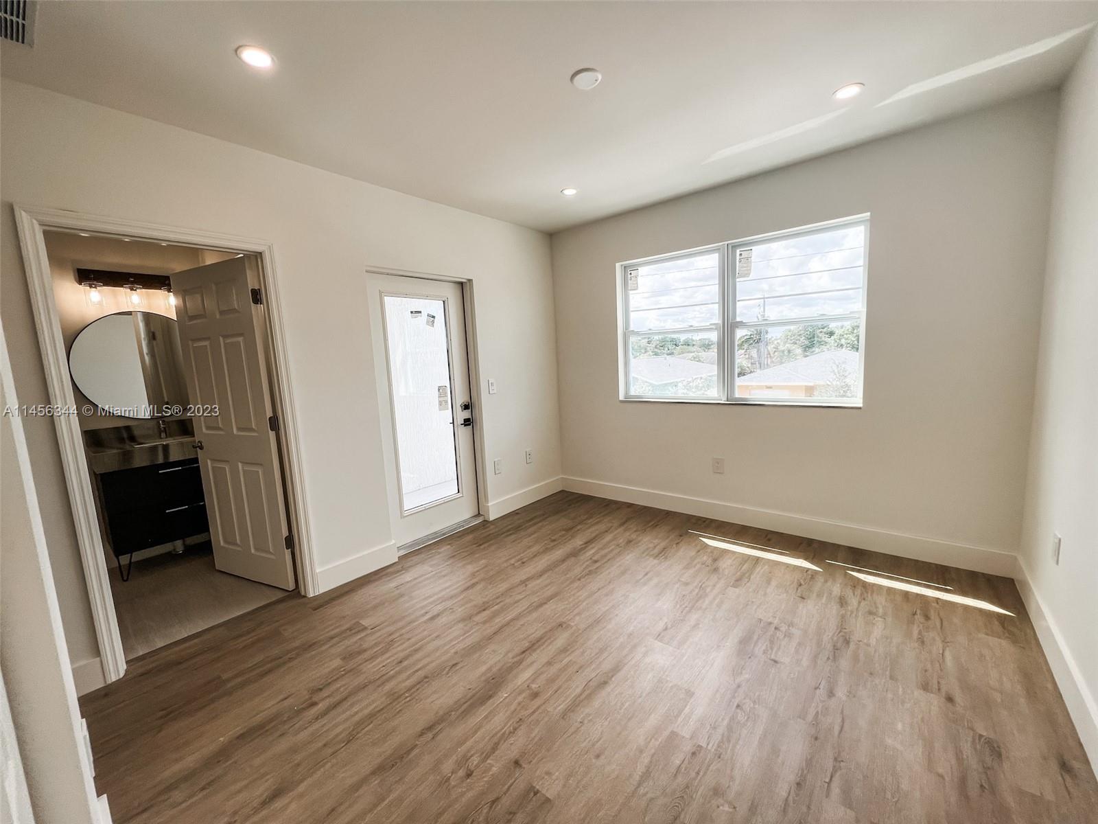 CASAVISTA TOWNHOMES - Residential