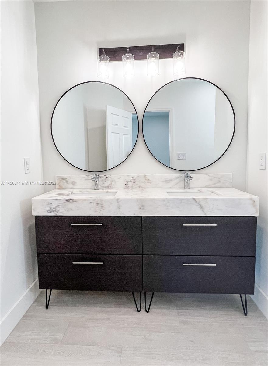 CASAVISTA TOWNHOMES - Residential