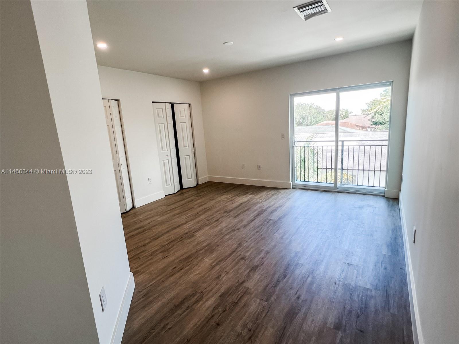 CASAVISTA TOWNHOMES - Residential
