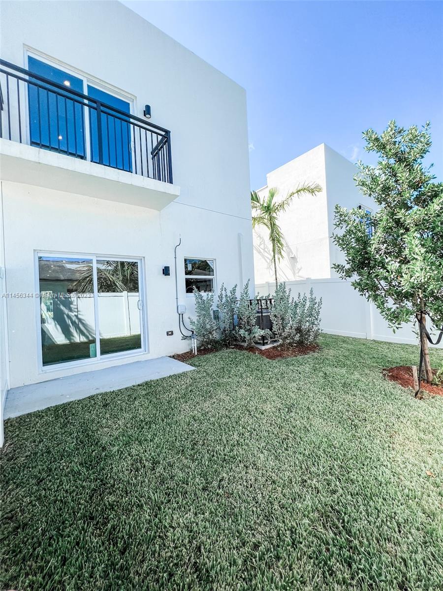 CASAVISTA TOWNHOMES - Residential