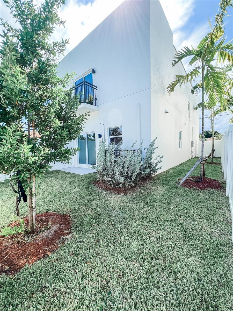 CASAVISTA TOWNHOMES - Residential