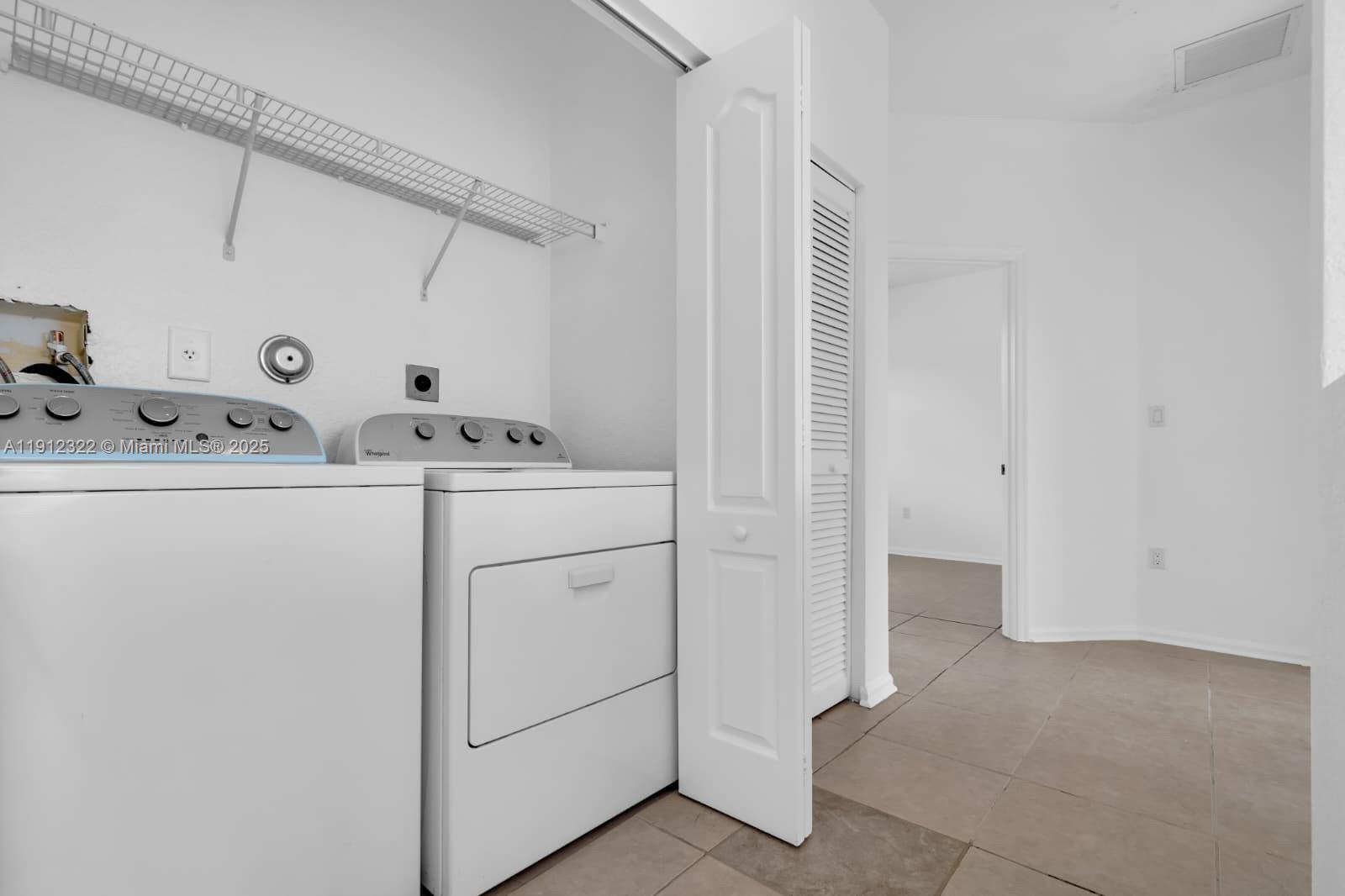 PORTOFINO PALMS - Residential Lease