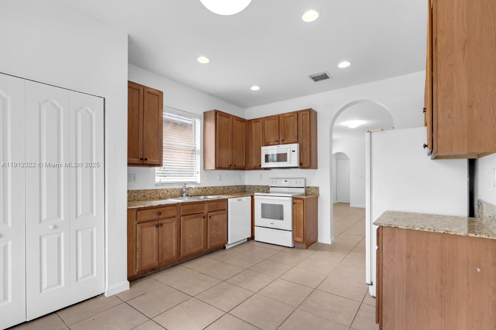 PORTOFINO PALMS - Residential Lease