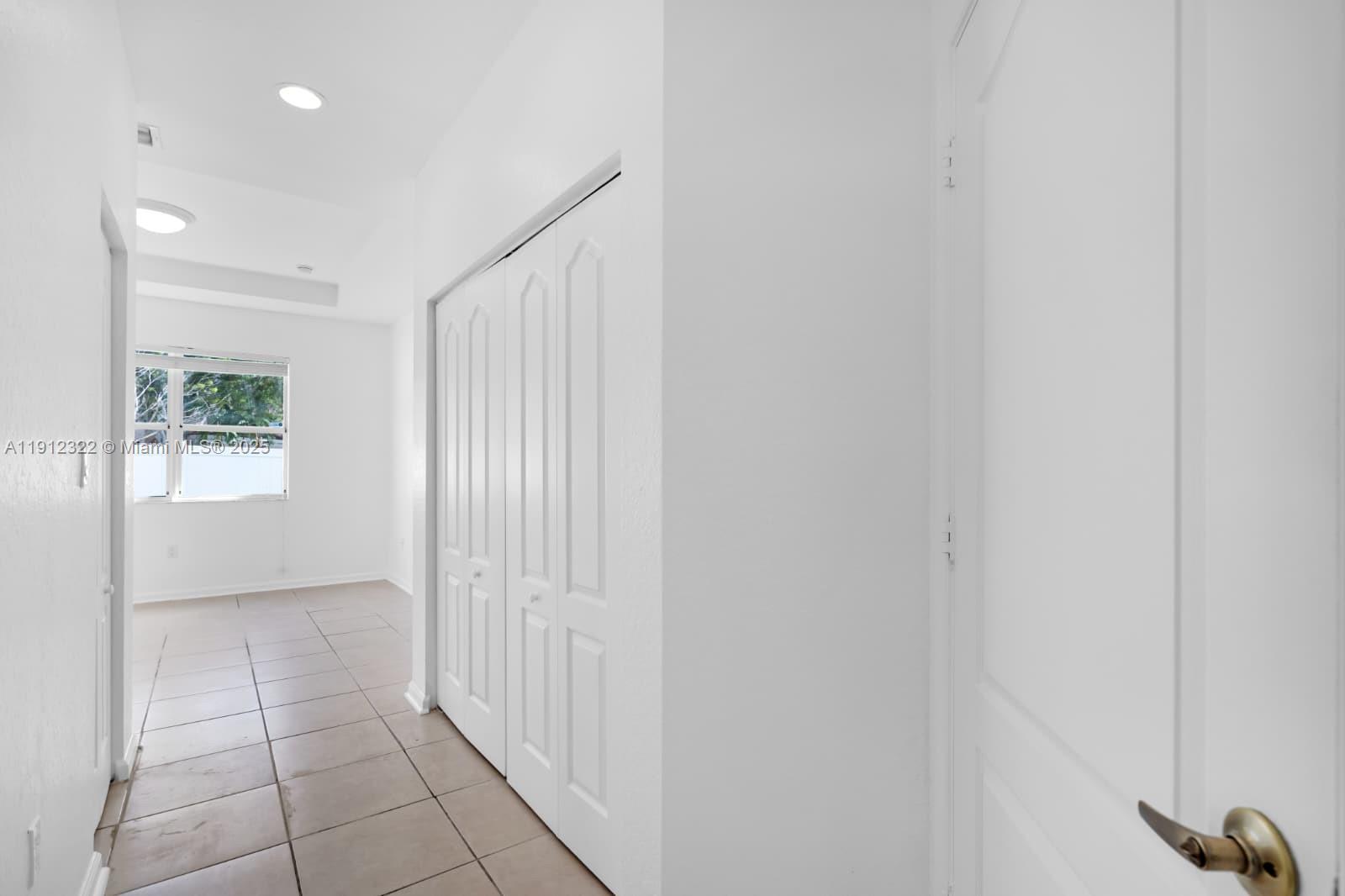 PORTOFINO PALMS - Residential Lease