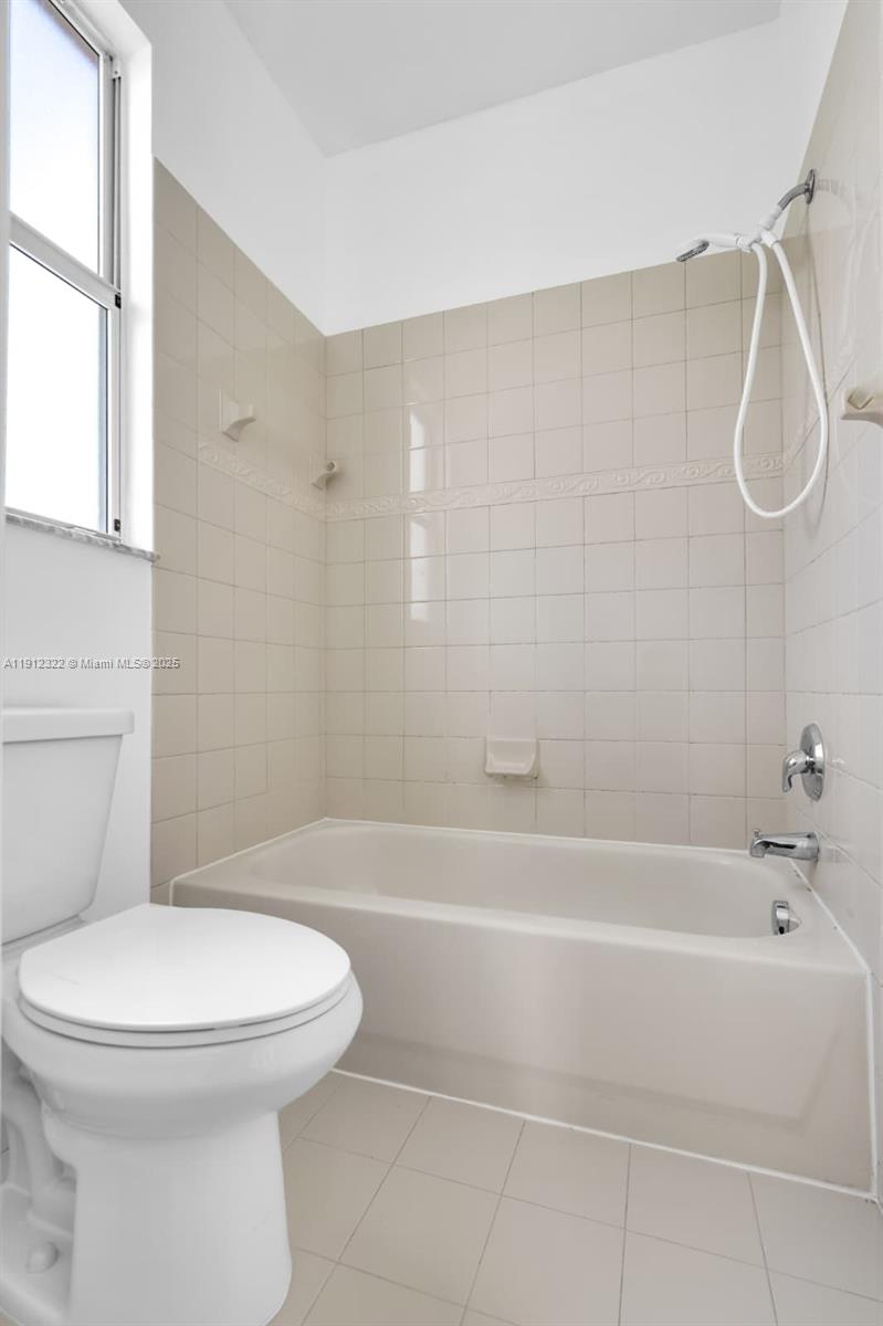 PORTOFINO PALMS - Residential Lease