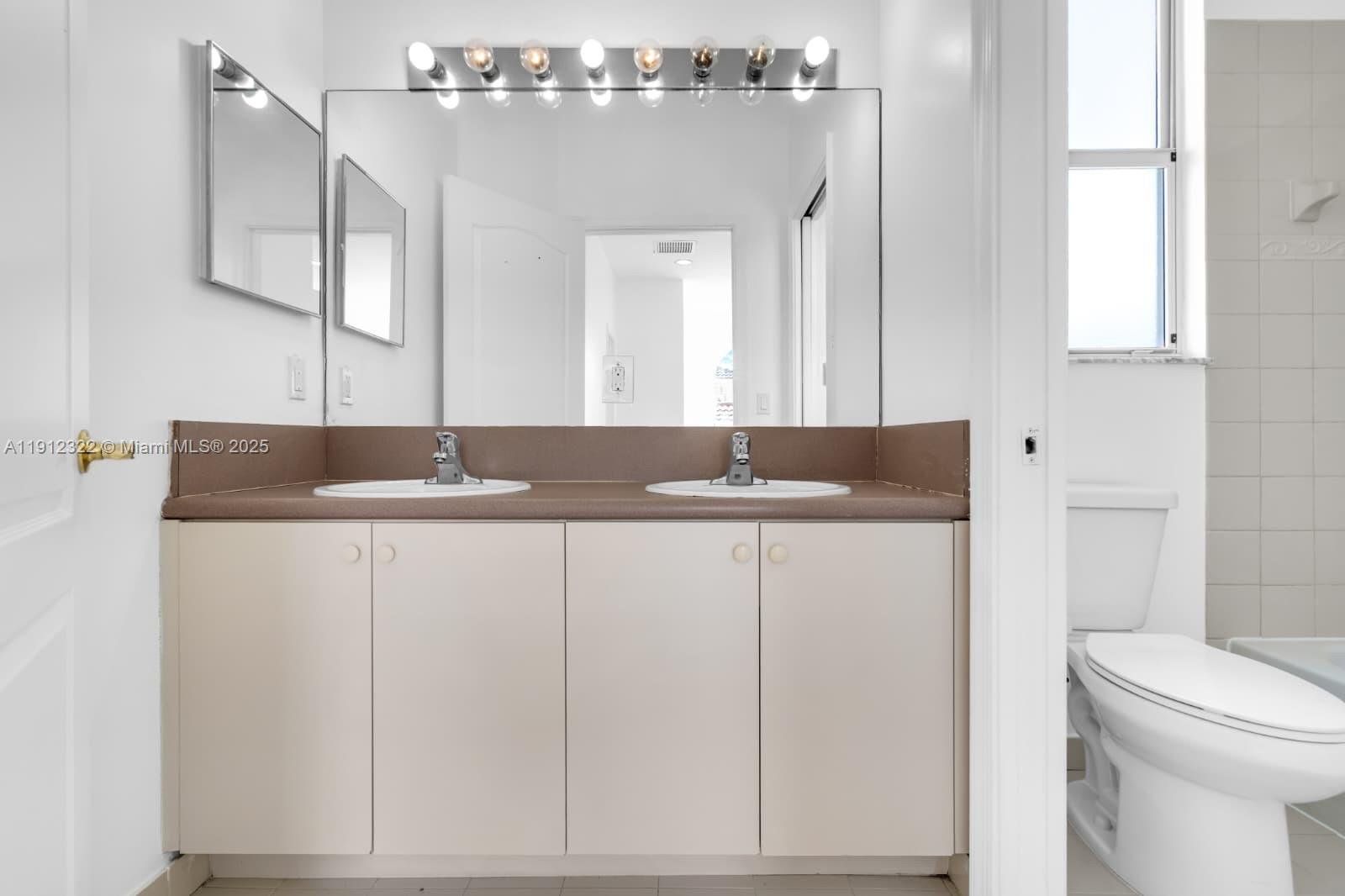 PORTOFINO PALMS - Residential Lease