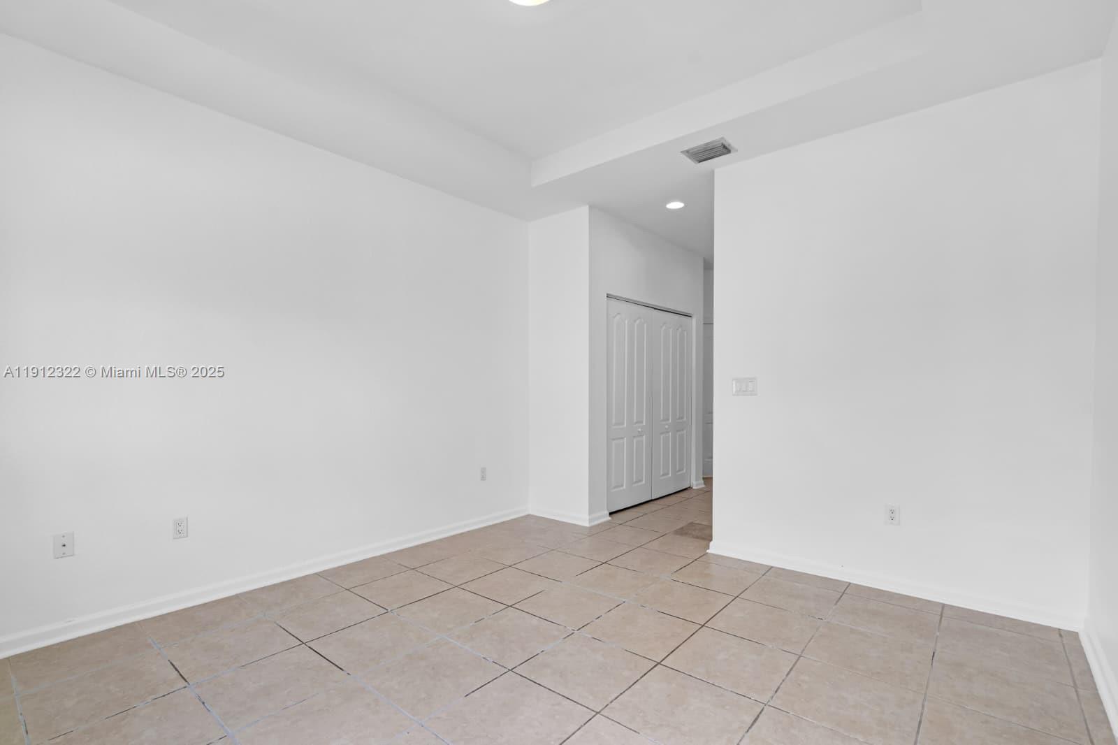 PORTOFINO PALMS - Residential Lease