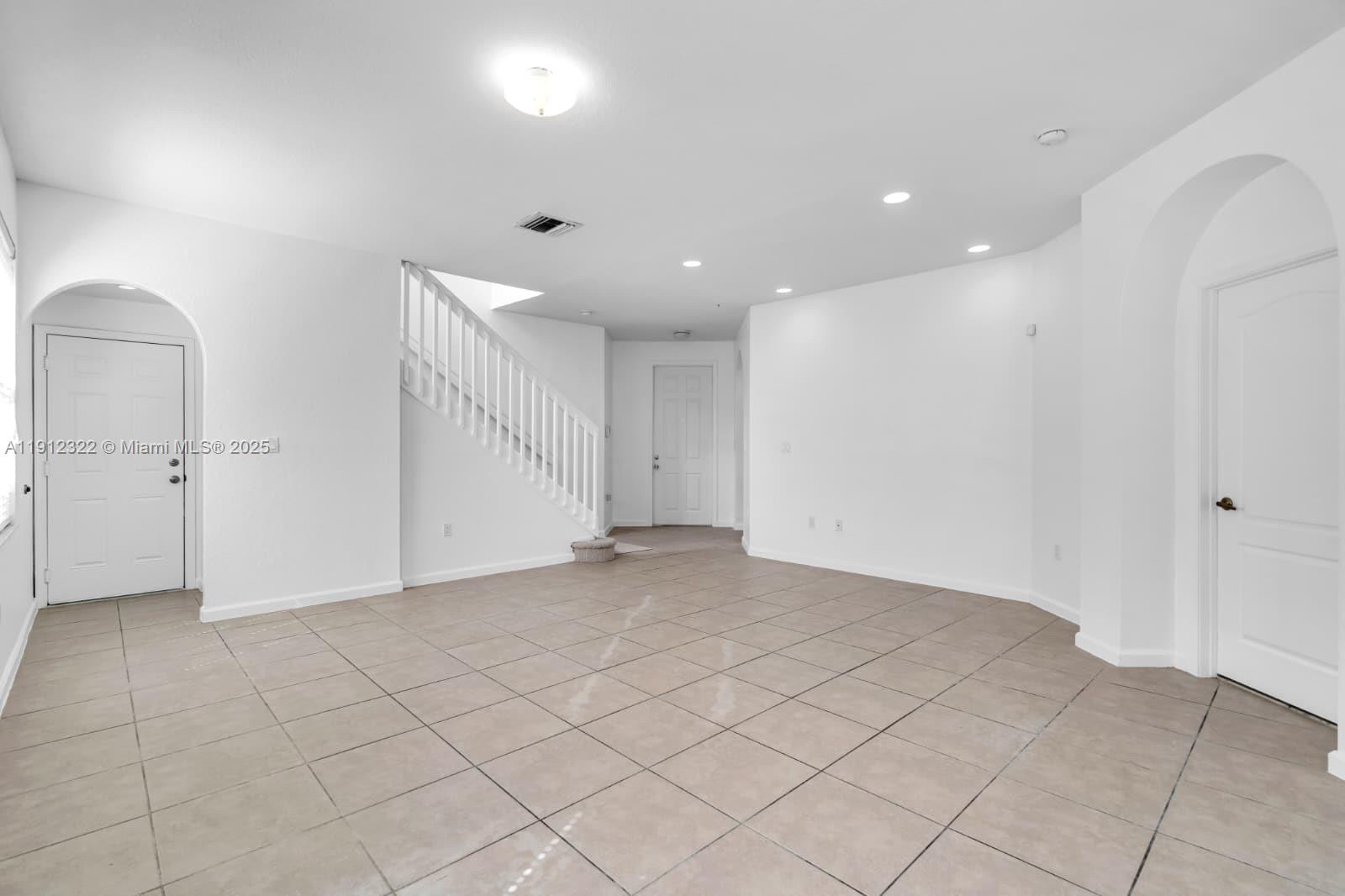 PORTOFINO PALMS - Residential Lease