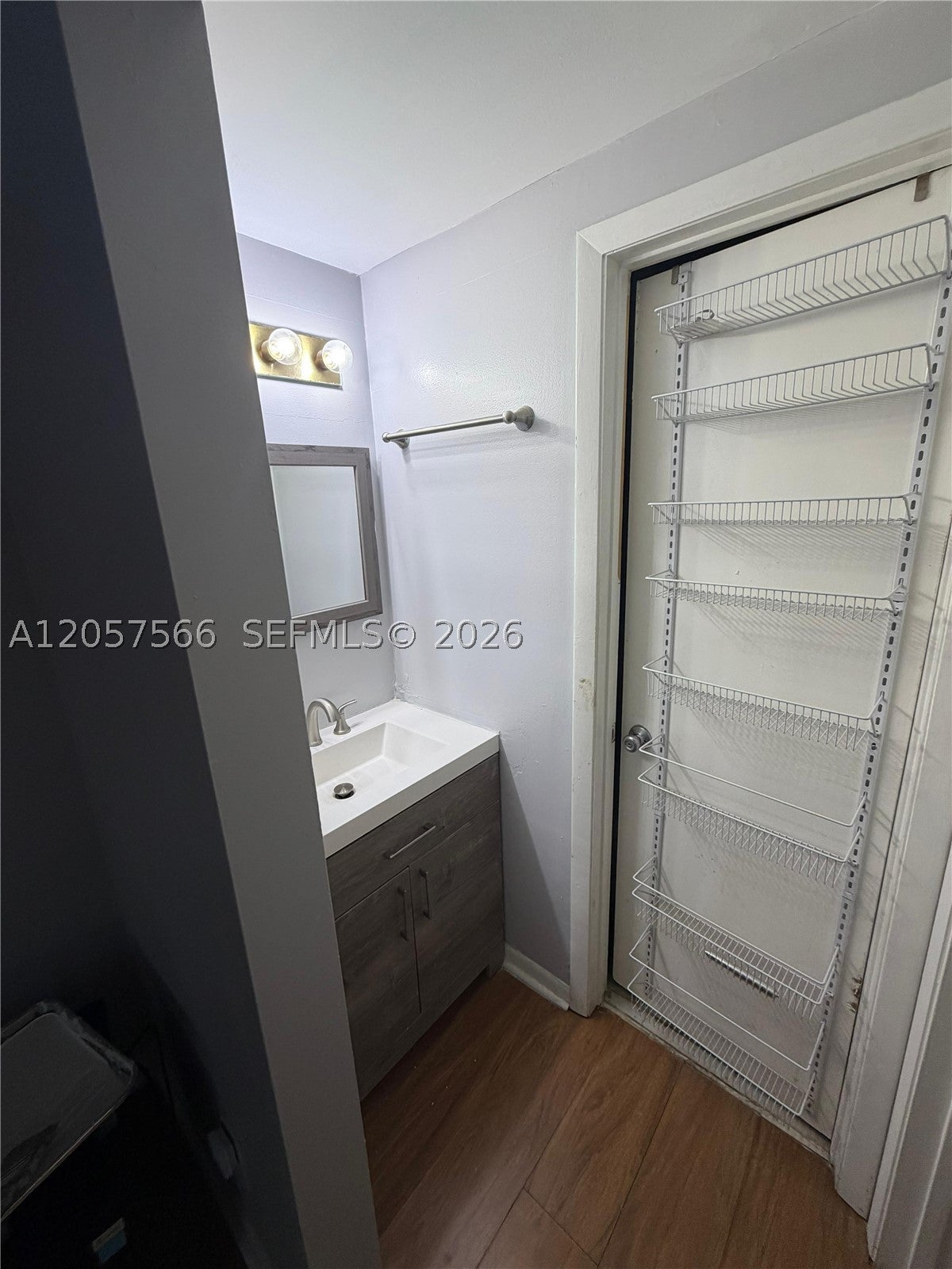 4421 W Mcnab Rd 17